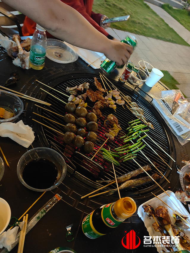 小黄片在线看污污裝飾遊記